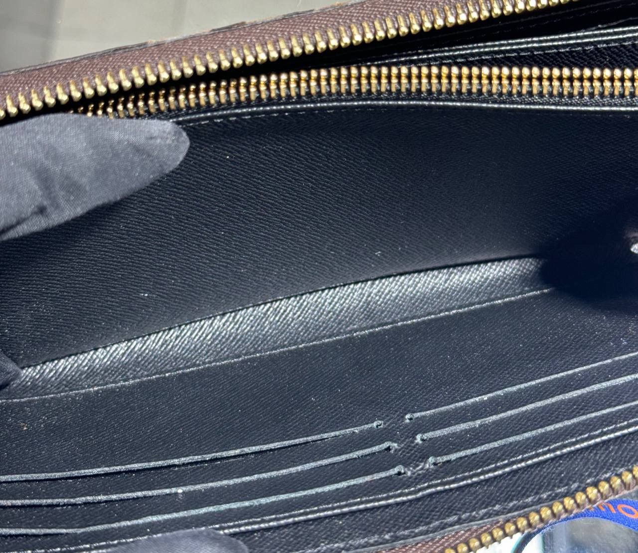 Louis Vuitton Authentic Louis Vuitton Zippy Wallet Giant Monogram M69353 Size ONE SIZE - 9 Thumbnail