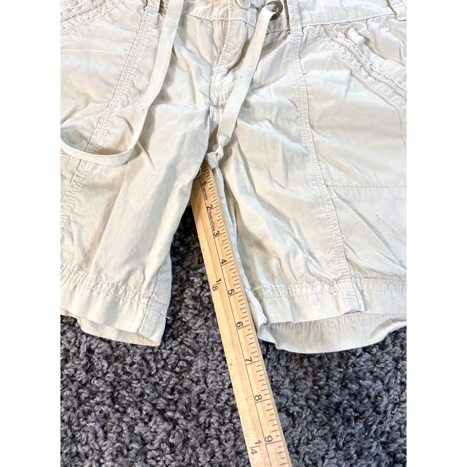 Vintage VINTAGE Union Bay Shorts Womens 32 White Cargo Pocket Denim Cotton Y2K Micro Cut-Off Size 24" / US 00 / IT 34 - 4 Thumbnail
