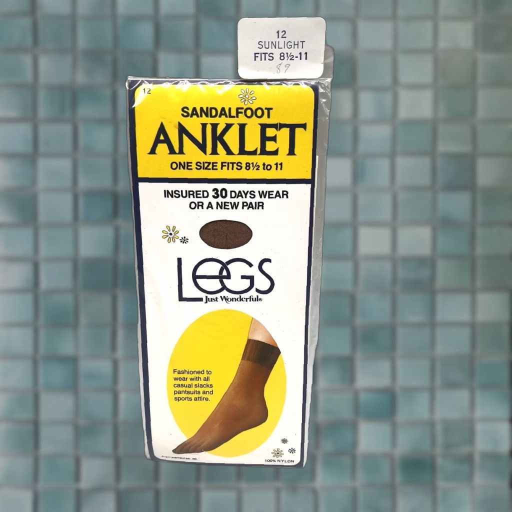 Vintage VINTAGE Legs Sandalfoot Anklet Nylons 6 Pair Size 12 Brown 1977 1970s Secretary/Geek Mens Womens Boys Girls Size ONE SIZE - 1 Thumbnail