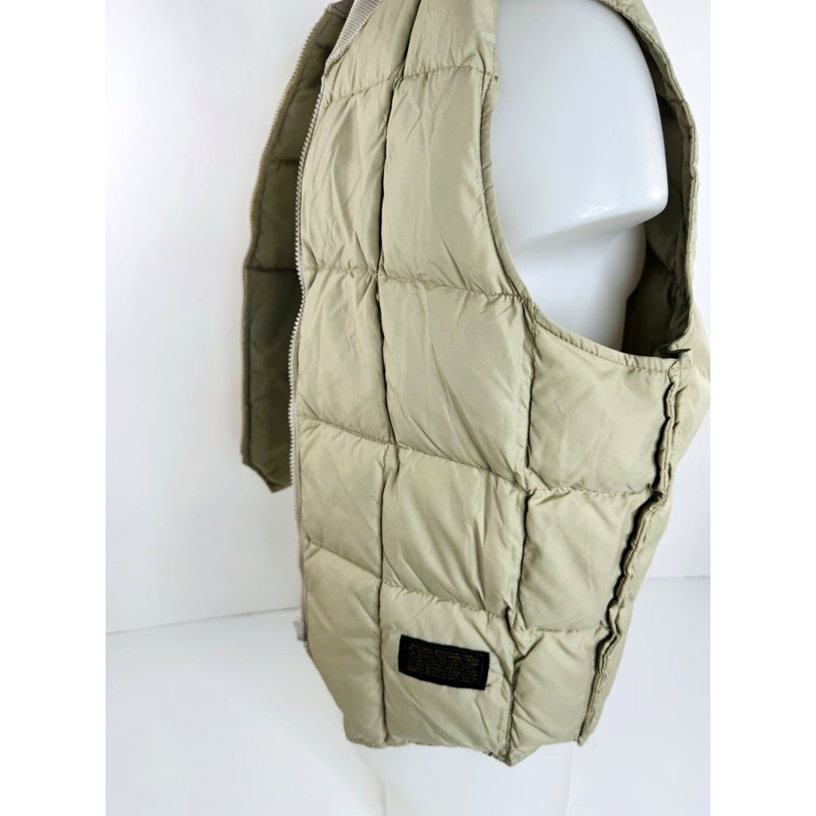 Eddie Bauer VINTAGE Eddie Bauer Vest Mens S Goose Down Beige Nylon Wool Down Vest B10 Size US S / EU 44-46 / 1 - 7 Thumbnail