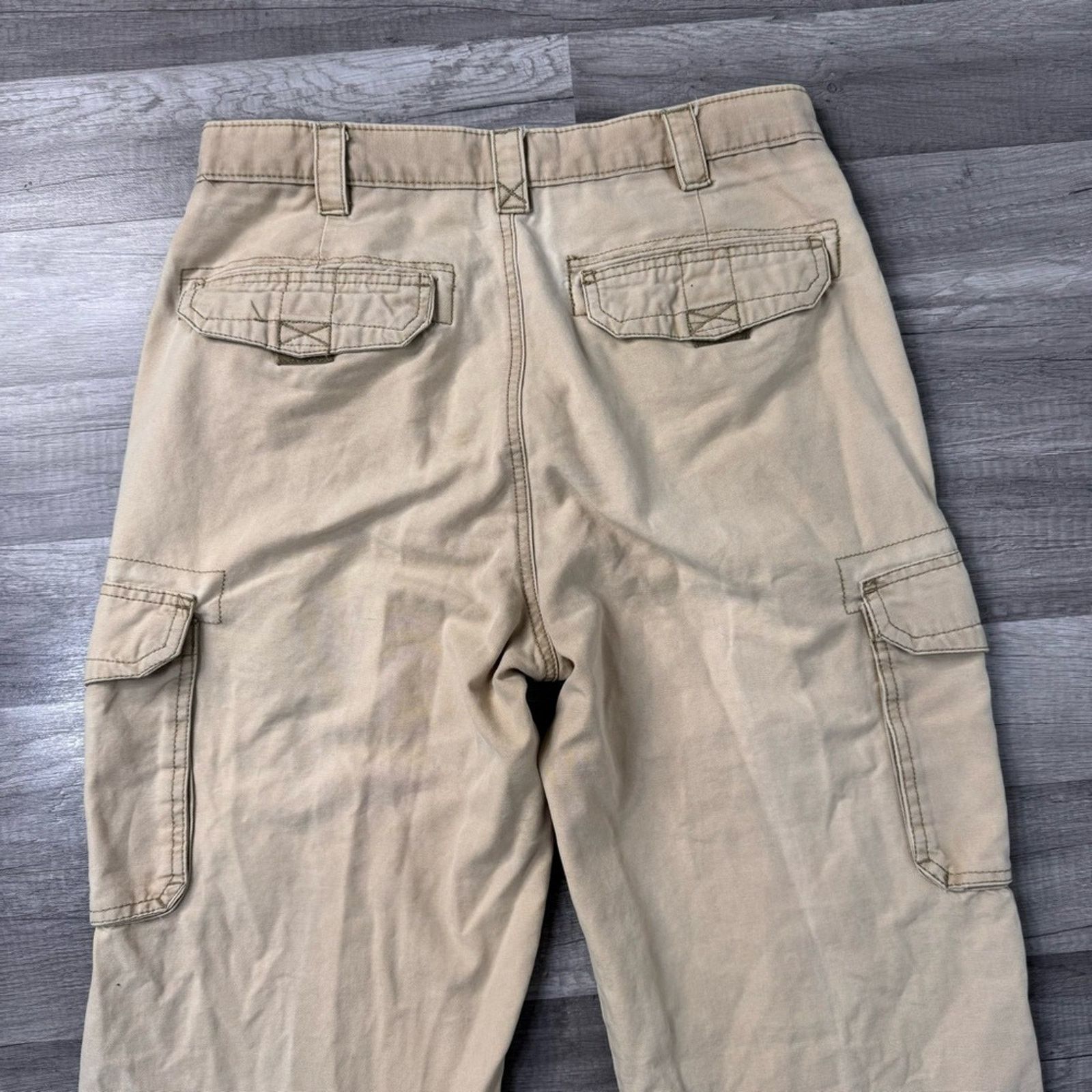 St. Johns Bay St. John's Bay Utility Cargo Pants 32x30 Khaki Workwear Size US 32 / EU 48 - 2 Thumbnail