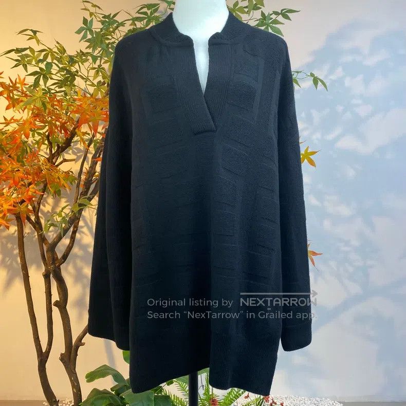 Hermes Hermes Black Woolen Sweater with Dark Pattern Size M / US 6-8 / IT 42-44 - 1 Thumbnail