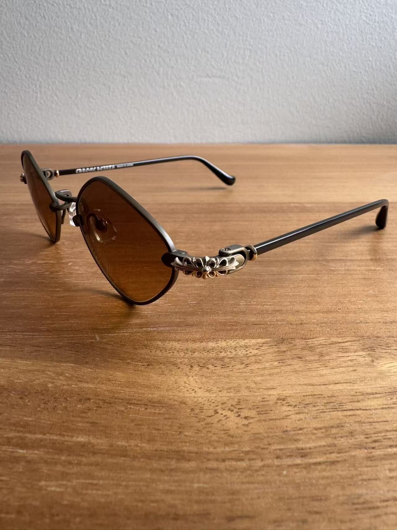 Chrome Hearts CHROME HEARTS Diamond Dog Sunglasses Sand/Classic Brand New Size ONE SIZE - 3 Thumbnail