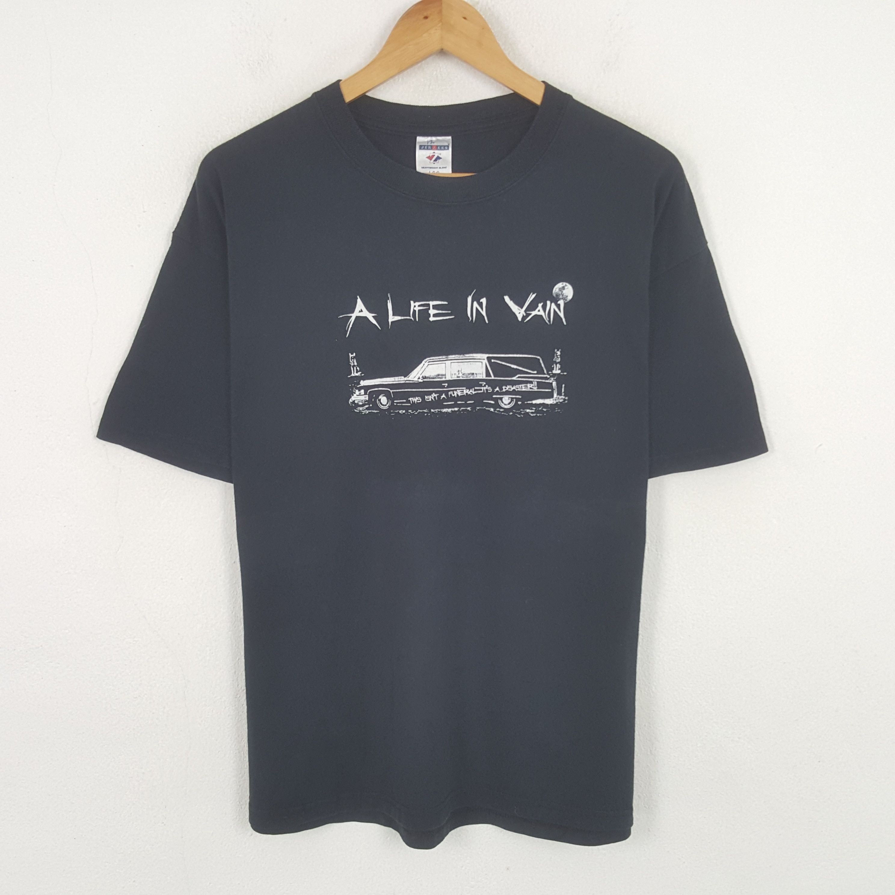 Band Tees Vintage A Life In Vain Underground Band Tshirt RR15 Size US L / EU 52-54 / 3 - 1 Thumbnail
