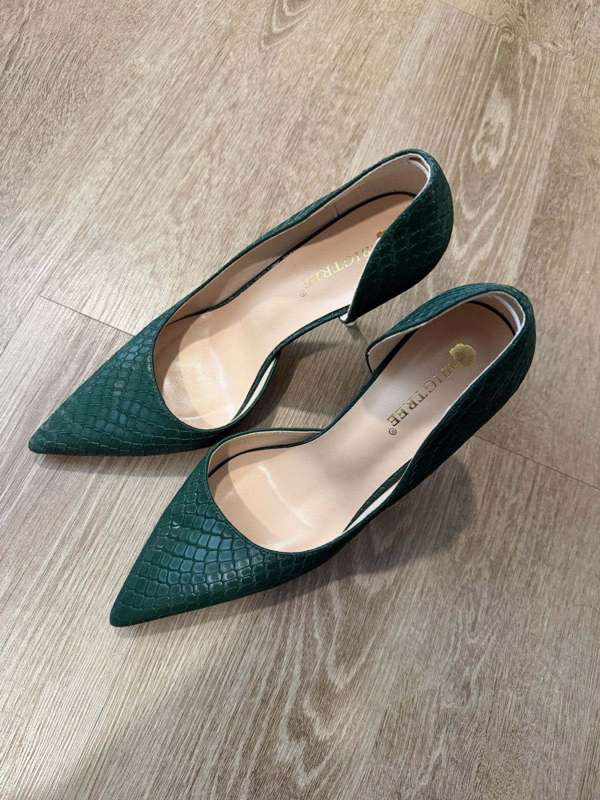 Other Green heels crocodile pattern Size US 9.5 / IT 39.5 - 1 Thumbnail