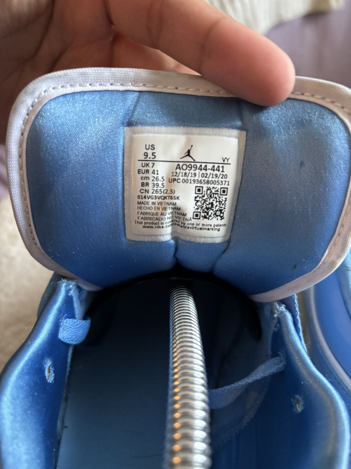 Jordan Brand × Nike UNC WMNS Air Jordan 1s Size US 9.5 / IT 39.5 - 8 Thumbnail