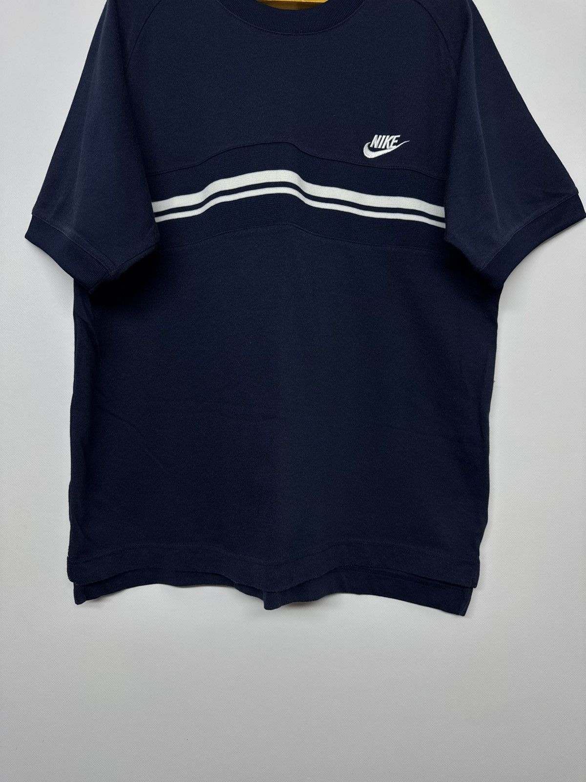 Nike Vintage Y2k Nike Swoosh Logo T-Shirt Size US L / EU 52-54 / 3 - 7 Thumbnail