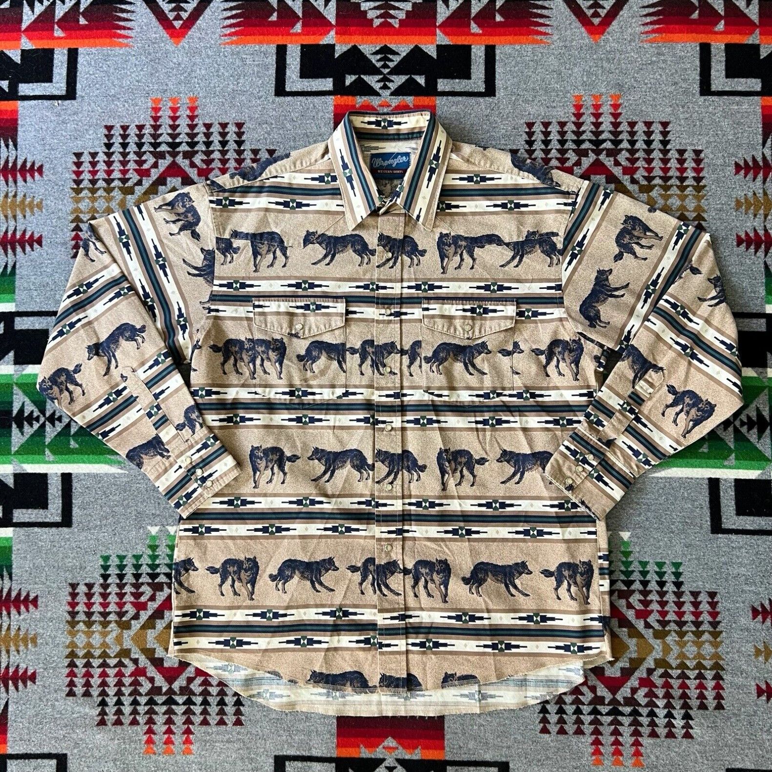 image of Vintage Wrangler Shirt Men’S XL Beige Wolf Print Western Aztec Pearl Snap B7 in White, Men's