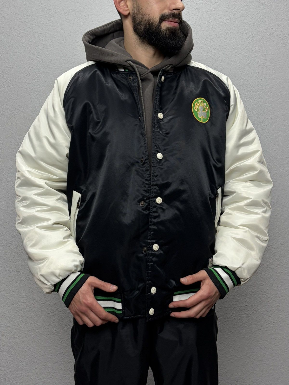 NBA VTG Champion x NBA Boston Celtics Black & White Satin Bomber Size US L / EU 52-54 / 3 - 17 Thumbnail
