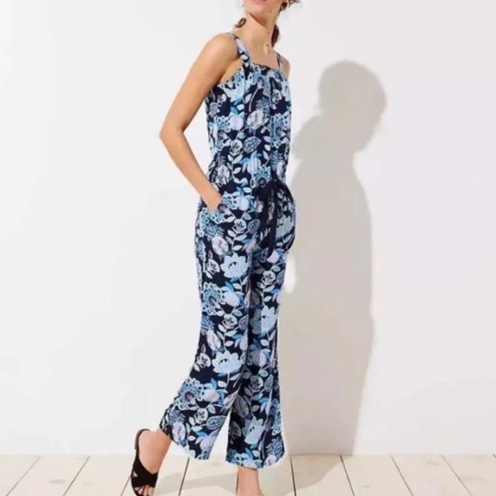 Designer Loft l Blue Pineapple Floral Print Jumpsuit Size 0 Size 25" / US 0 / IT 36 - 1 Thumbnail