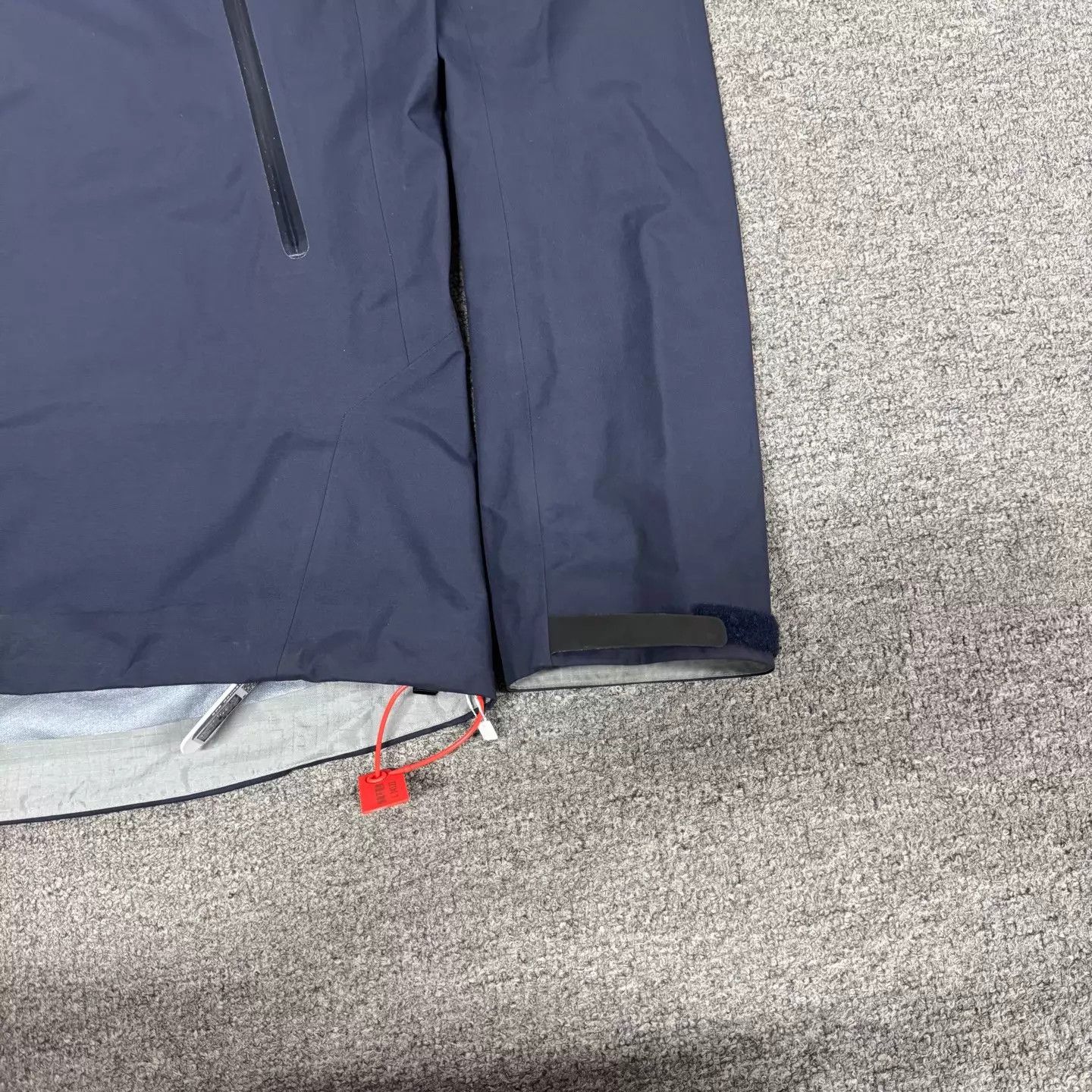 Arc'teryx Arcteryx Beta Waterproof Hooded Jacket Navy M 99 New Size US M / EU 48-50 / 2 - 5 Thumbnail