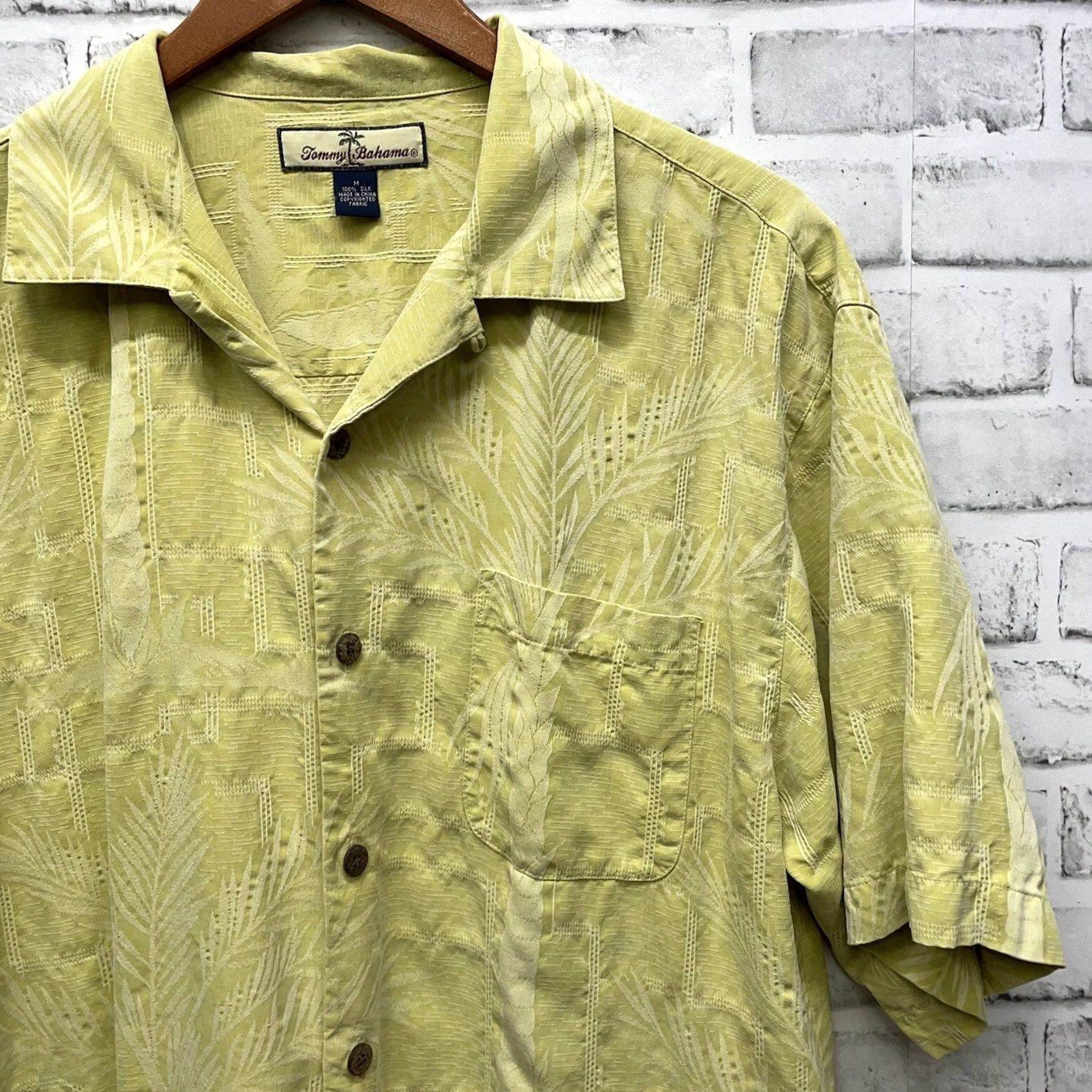 Tommy Bahama Tommy Bahama Silk Hawaiian Shirt Mens M Yellow Button-Up Short Sleeve 100% Silk Hawaii Size US M / EU 48-50 / 2 - 3 Thumbnail