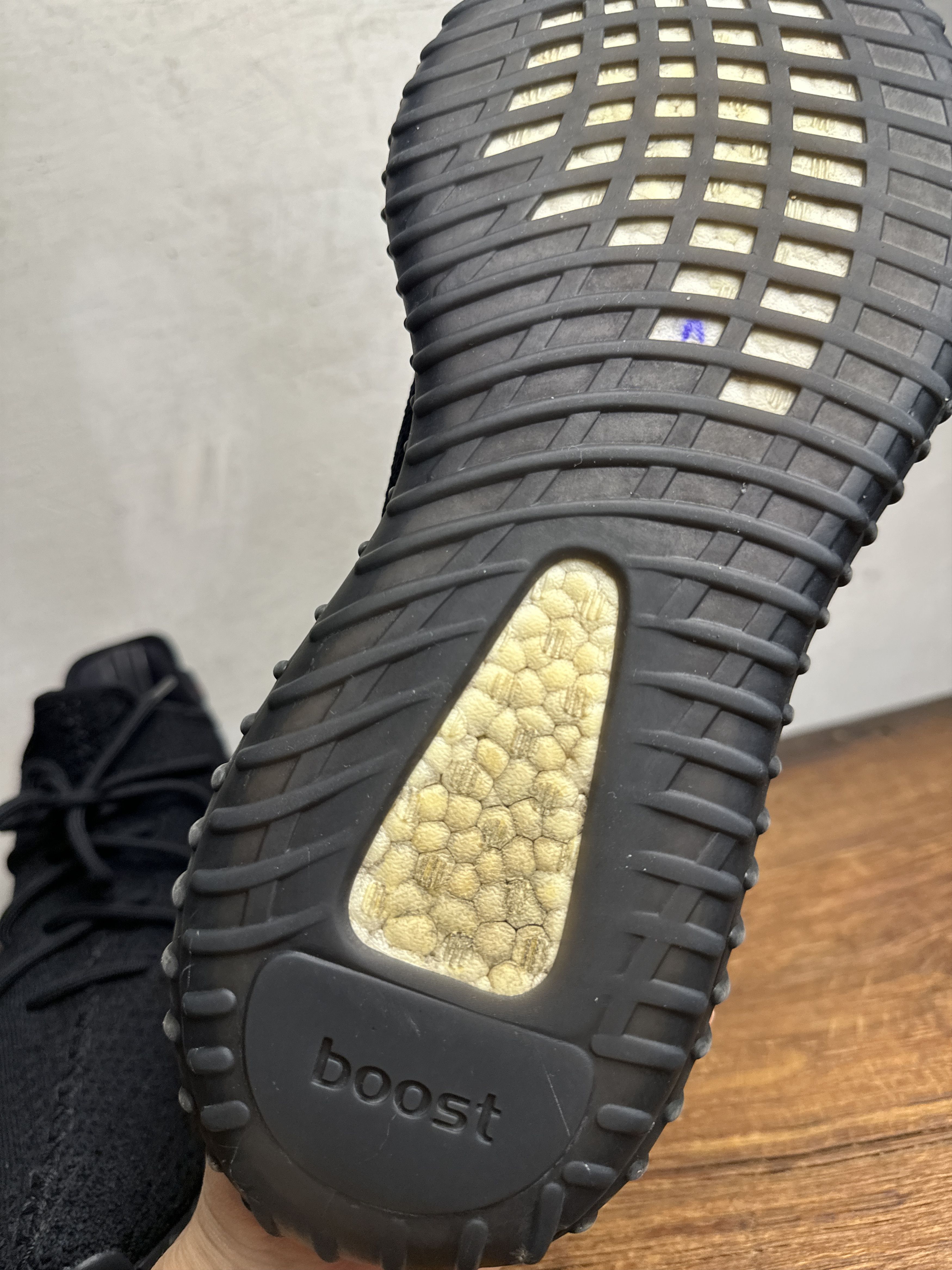 Adidas Adidas Yeezy Boost 350 V2 Bred CP9652 Sneakers Size US 11 / EU 44 - 13 Thumbnail