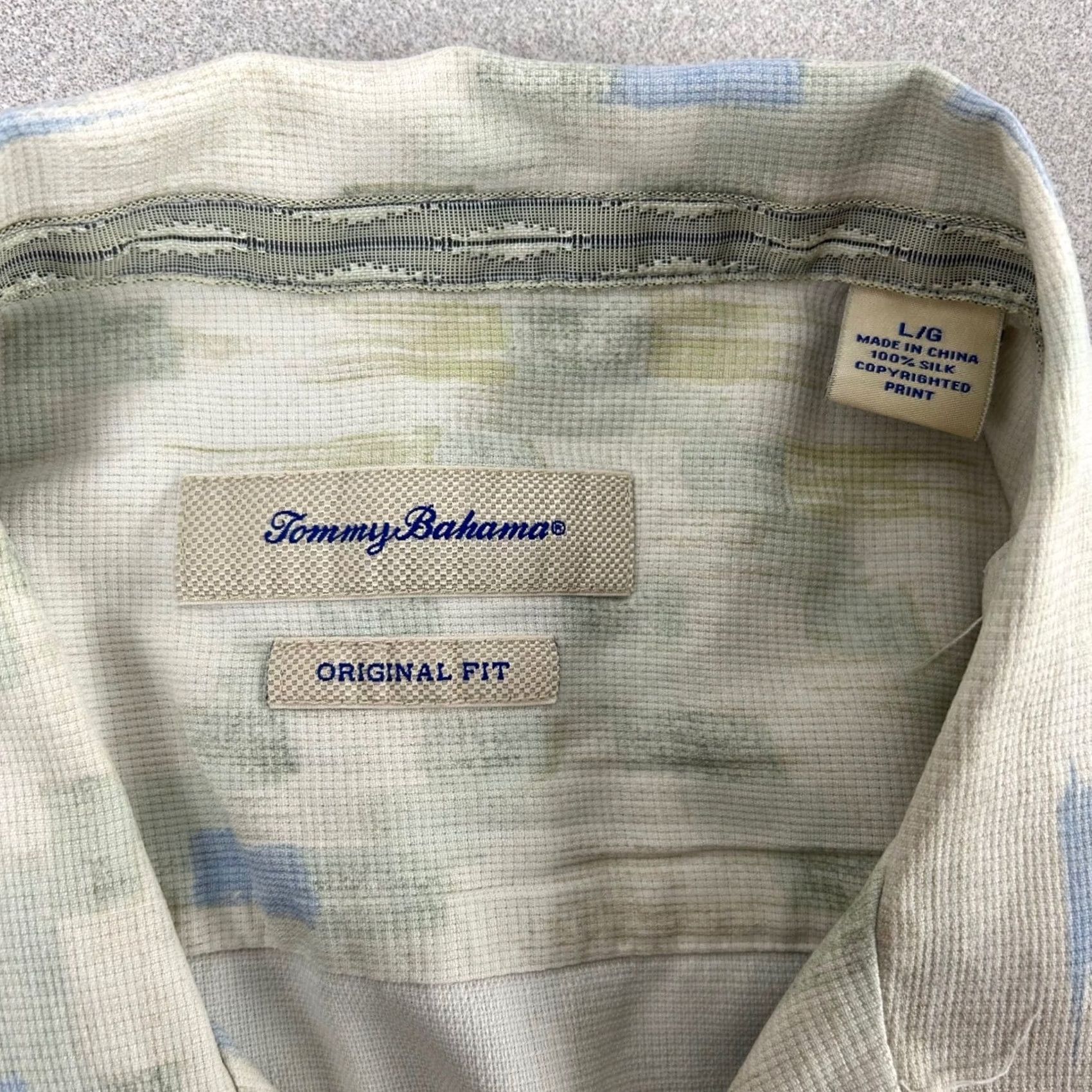 Tommy Bahama Tommy Bahama Silk Button Up Shirt Mens Large Cream Blue Geometric Ikat Print Clothing Shirt Mens L Cream Blue Geometric Ikat Print Silk Button Up Size US L / EU 52-54 / 3 - 3 Thumbnail