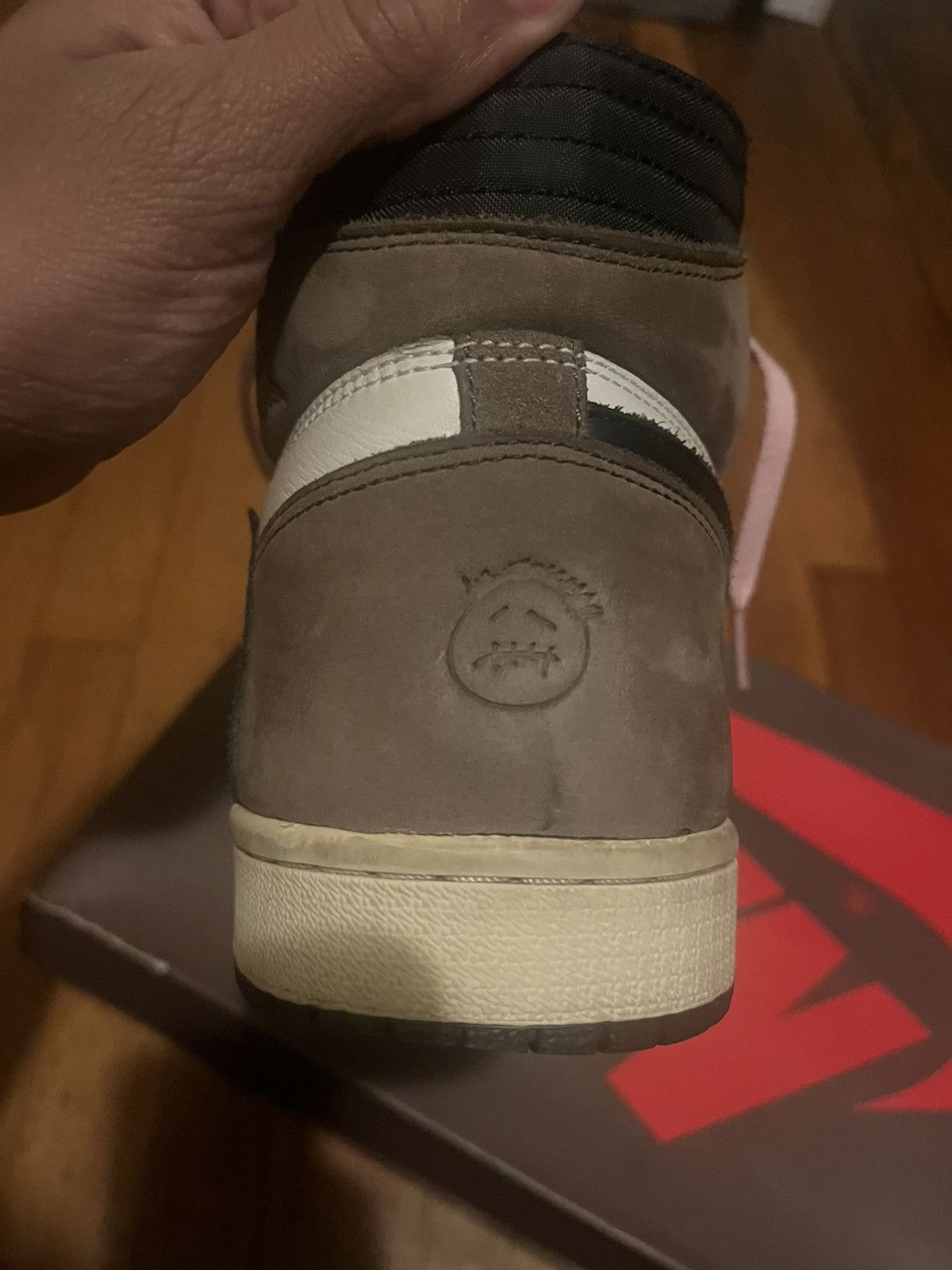 Jordan Brand × Travis Scott Travis Scott Jordan 1 Mocha Size US 10.5 / EU 43-44 - 2 Thumbnail