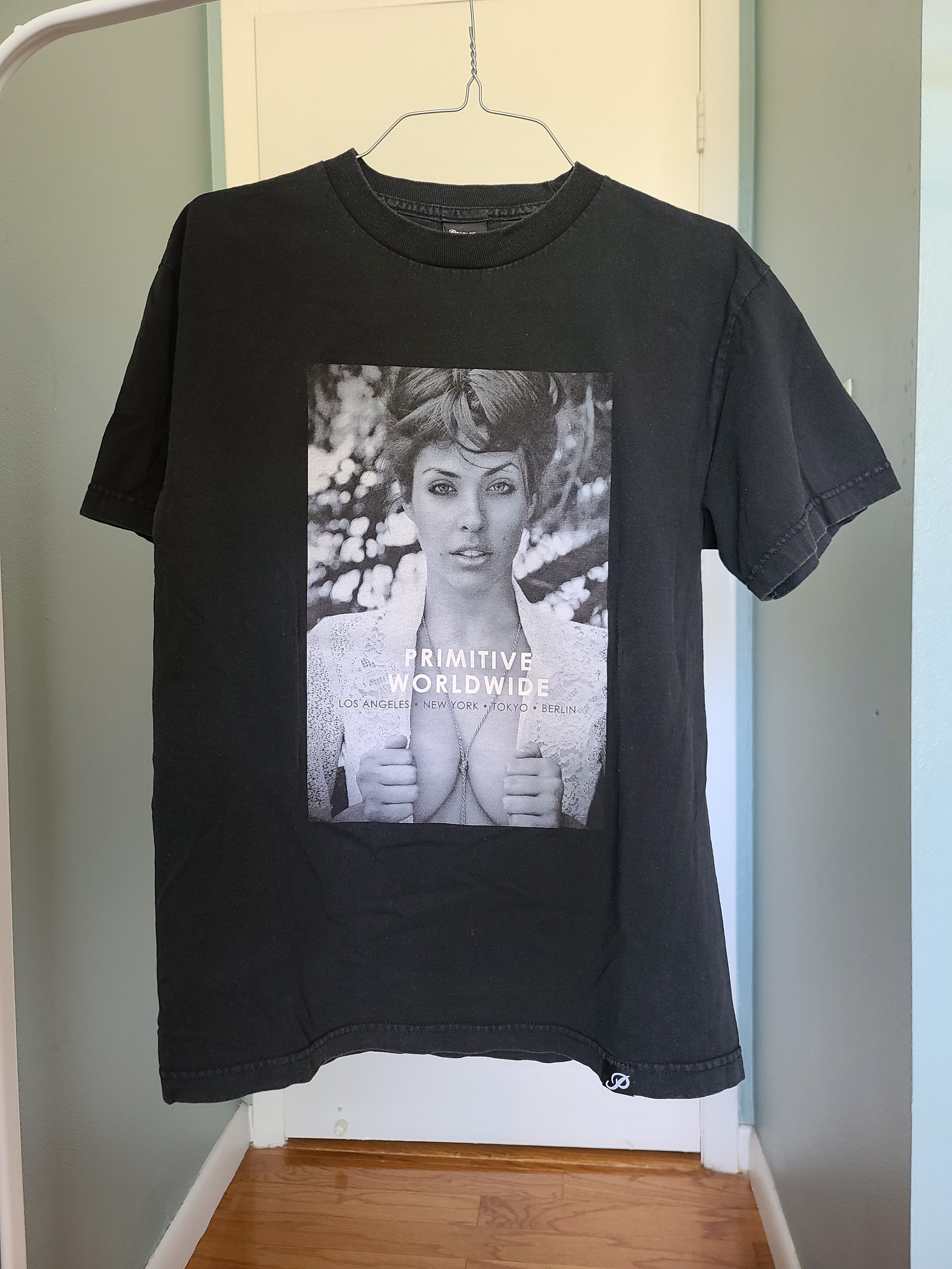 Primitive × Vintage Primitive Worldwide Tee M Blk Vintage Size US M / EU 48-50 / 2 - 1 Thumbnail