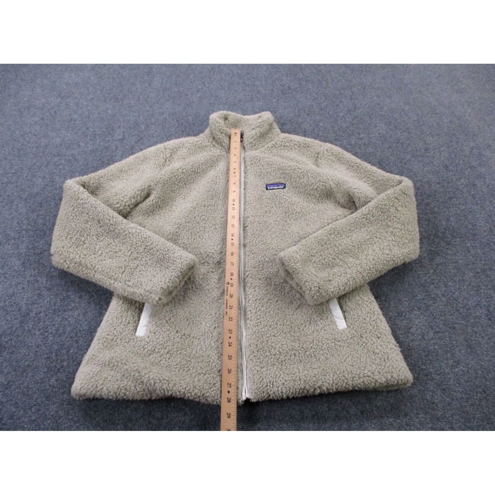 Patagonia Patagonia Jacket Womens XL Beige Windbreaker, Fleece, Full Zip, Pockets, Lightweight, Outdoor, 25211 Womens XL Beige Patagonia Jacket Size XL / US 12-14 / IT 48-50 - 3 Thumbnail