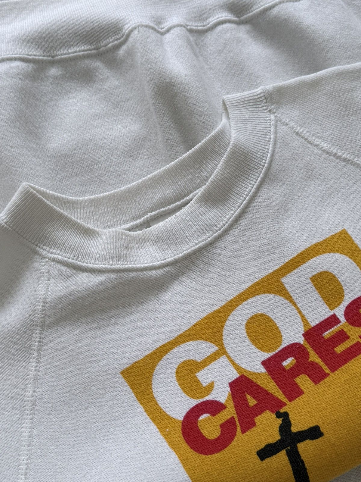 Vintage Vintage 90s God Cares Christian Sweatshirt Size US XL / EU 56 / 4 - 4 Thumbnail