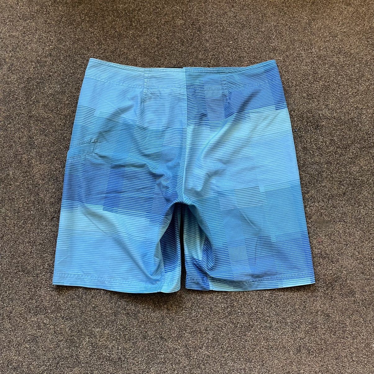Vintage Y2K Nike Nylon Shorts Swoosh Logo Faded Blue Grail Rave 32 Size US 32 / EU 48 - 2 Thumbnail
