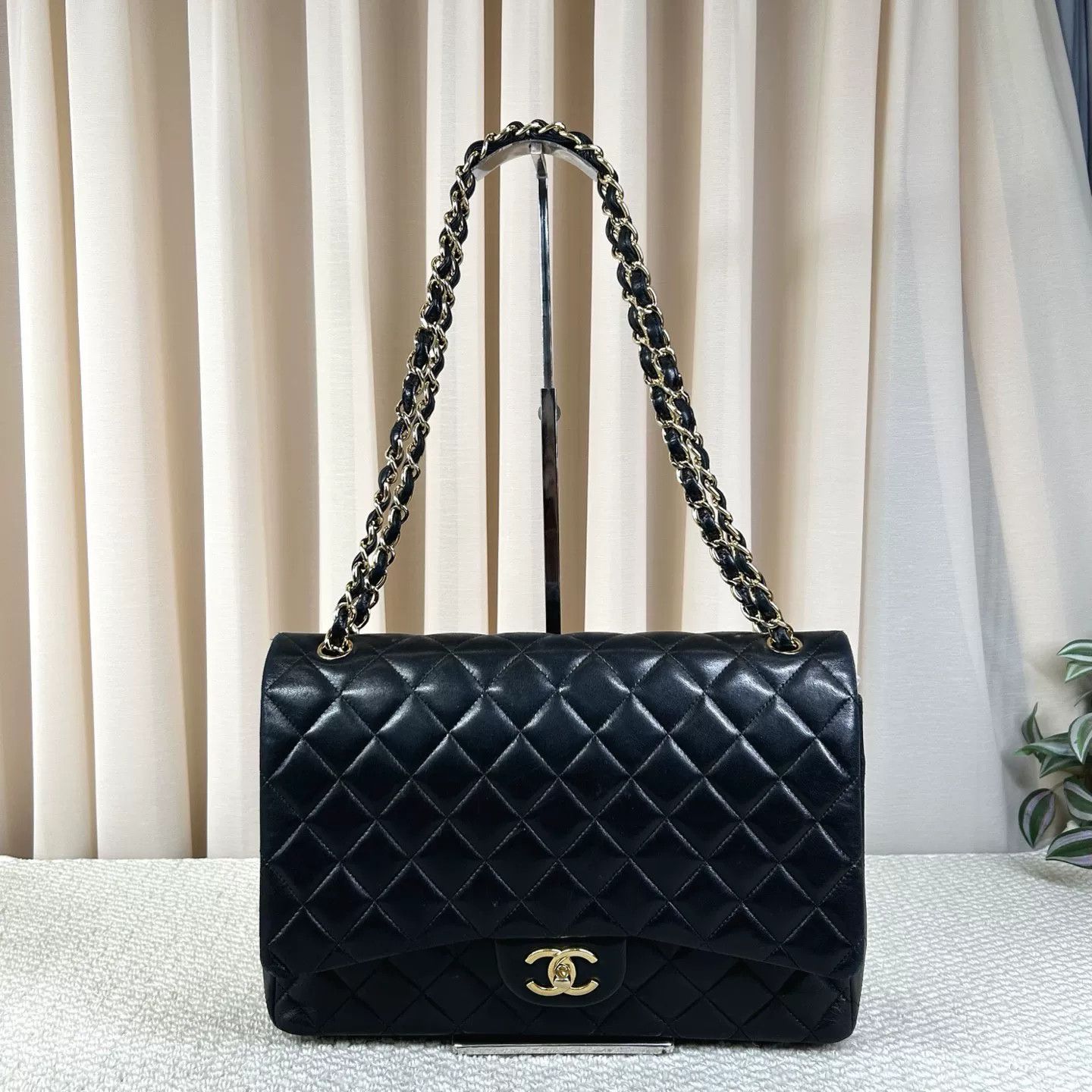 Chanel Pre-loved Bag Very good condition Size ONE SIZE - 1 Thumbnail