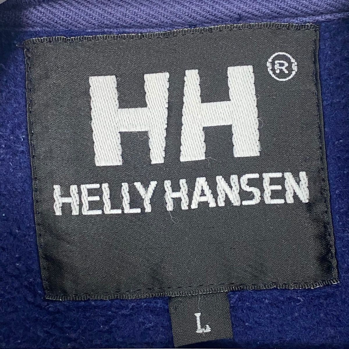 Vintage Vintage Helly Hansen Printed Crewneck Sweatshirt Blue Size L Size US L / EU 52-54 / 3 - 5 Thumbnail
