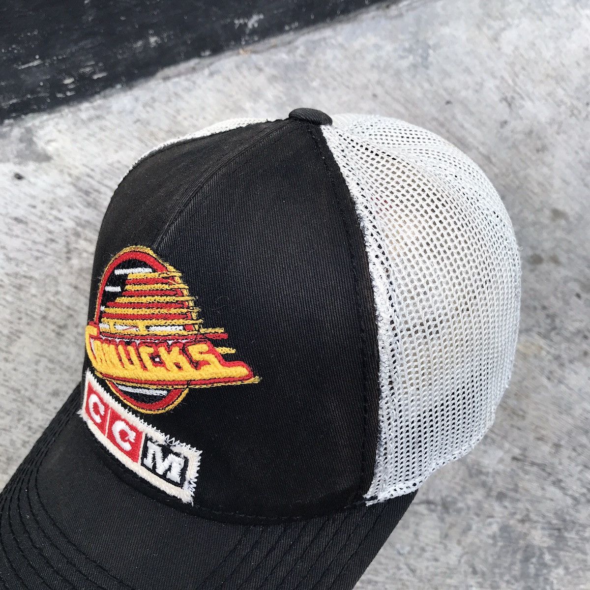 Ccm CCM X NHL CANUCKS Size ONE SIZE - 6 Thumbnail
