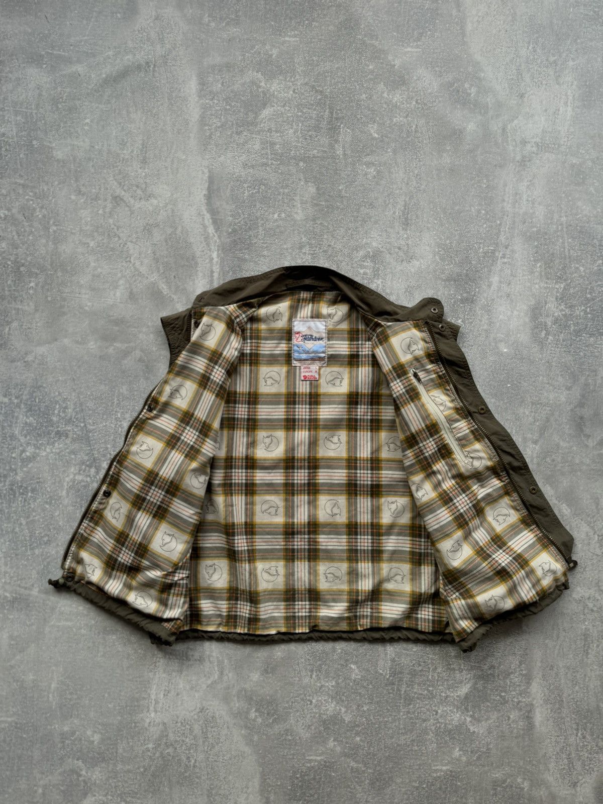 Fjallraven × Vintage Vintage 90's Fjälläven Vest Multi Pockets Cropped Size US M / EU 48-50 / 2 - 7 Thumbnail