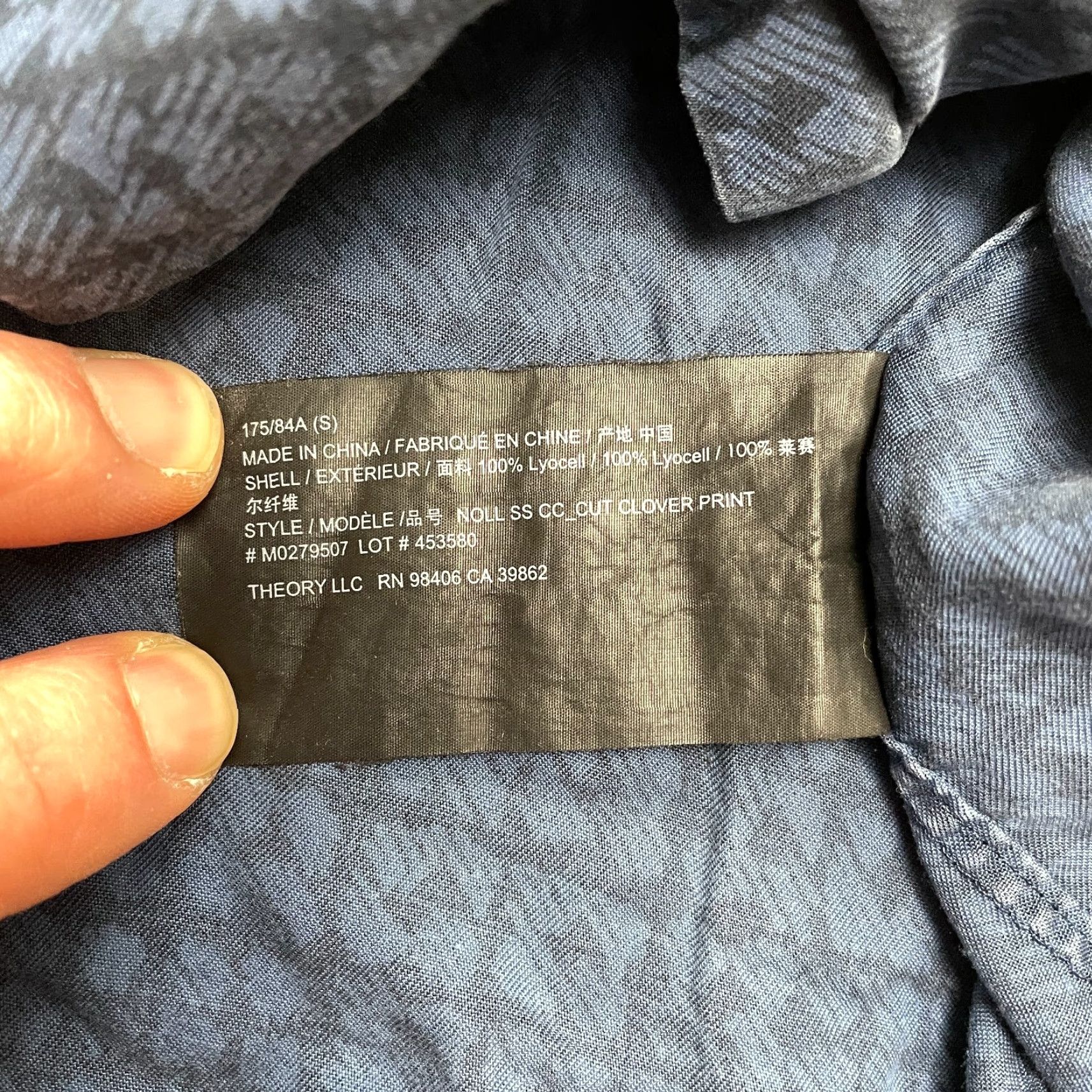 Theory Theory Button-Up Shirt Mens Small Blue Short Sleeve Collared Lyocell Top Adult Size US S / EU 44-46 / 1 - 7 Thumbnail