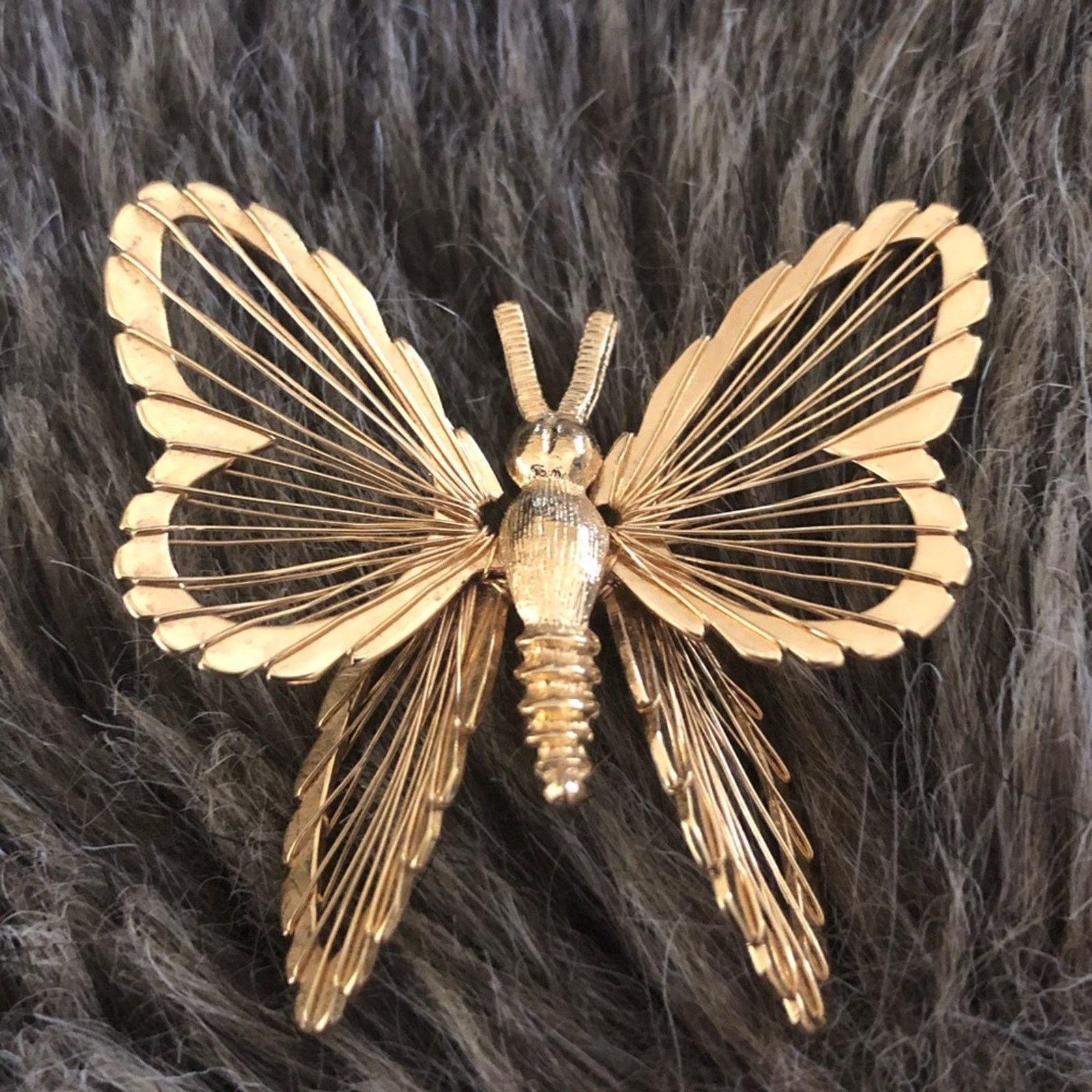 Monet Vintage 70s Monet gold tone butterfly brooch pin Size ONE SIZE - 1 Thumbnail
