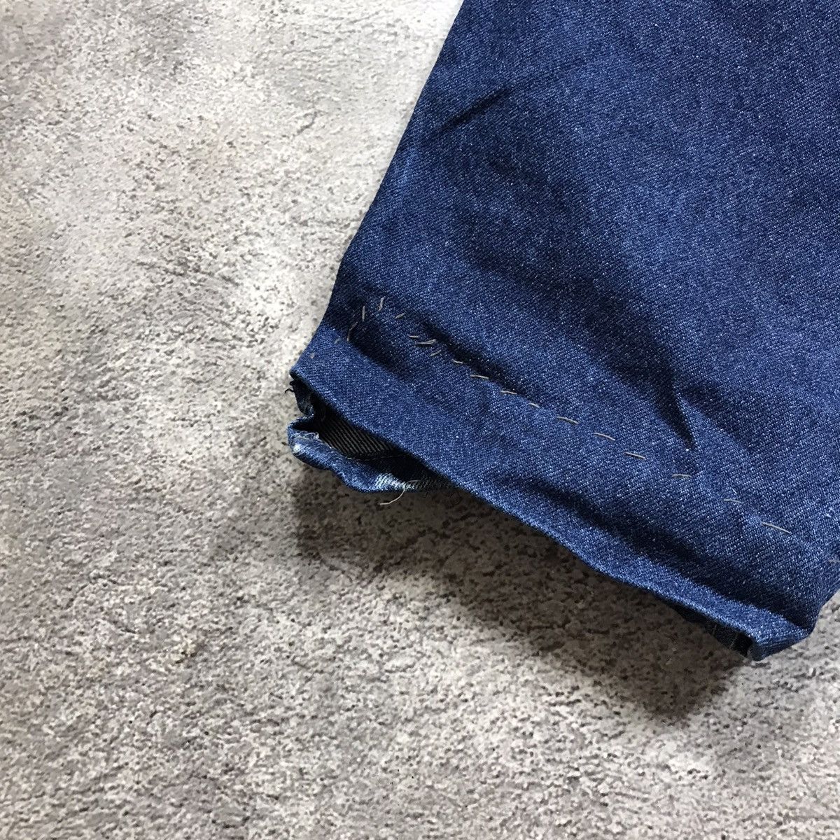 Vintage Vintage 90s Levis Baggy Jeans Faded Blue Skate Graphic 32 Size US 32 / EU 48 - 6 Thumbnail