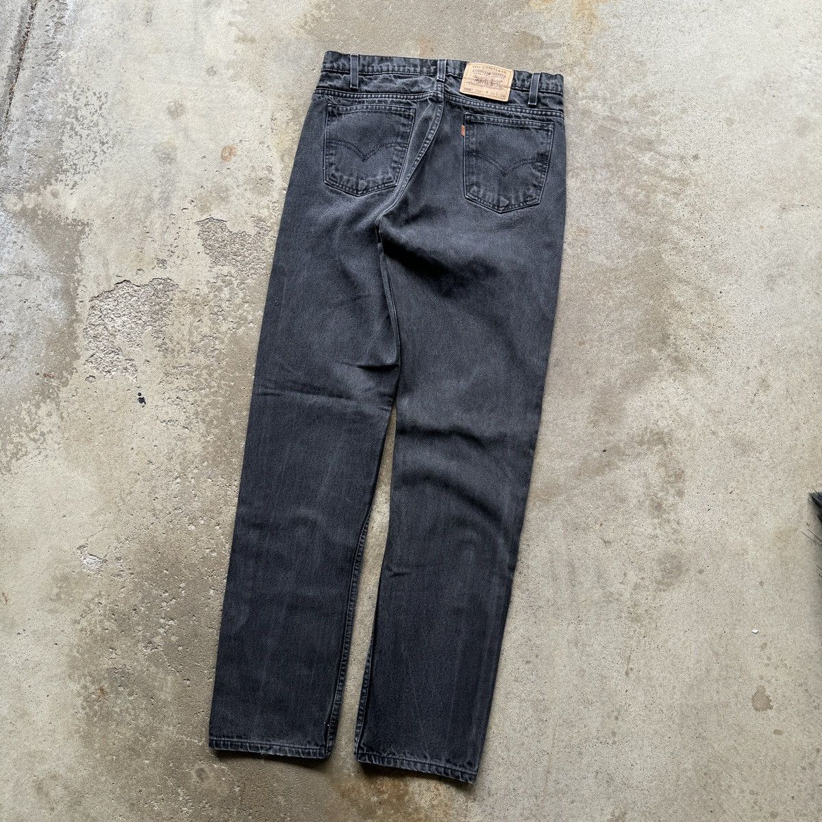 Vintage Vintage 90s Levi's 505 Faded Black Orange Tab Denim Jeans Size US 33 - 10 Thumbnail