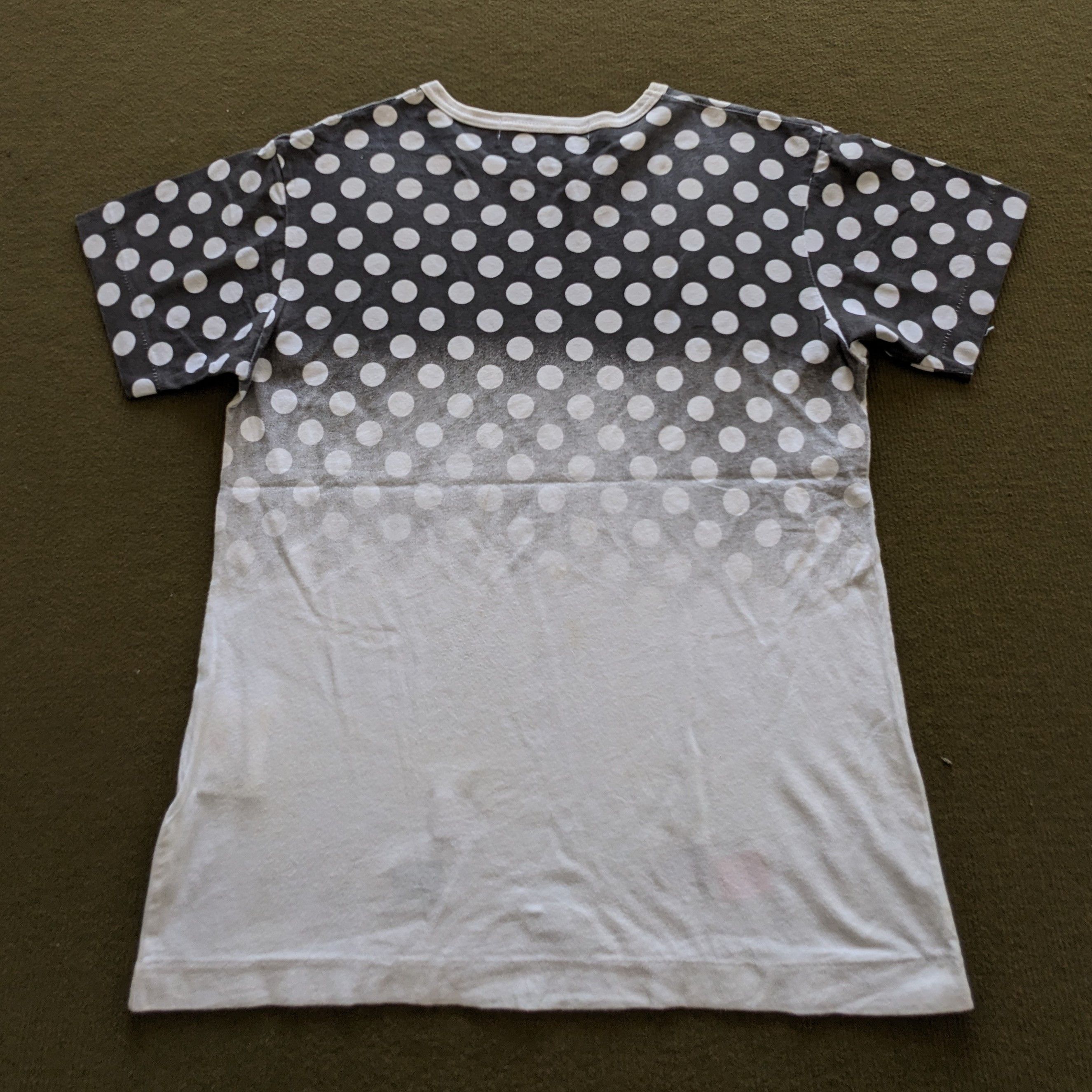 Comme des Garcons PLAY Vintage COMME Des GARÇONS PLAY Japanese Brand T-shirt Size US M / EU 48-50 / 2 - 3 Thumbnail