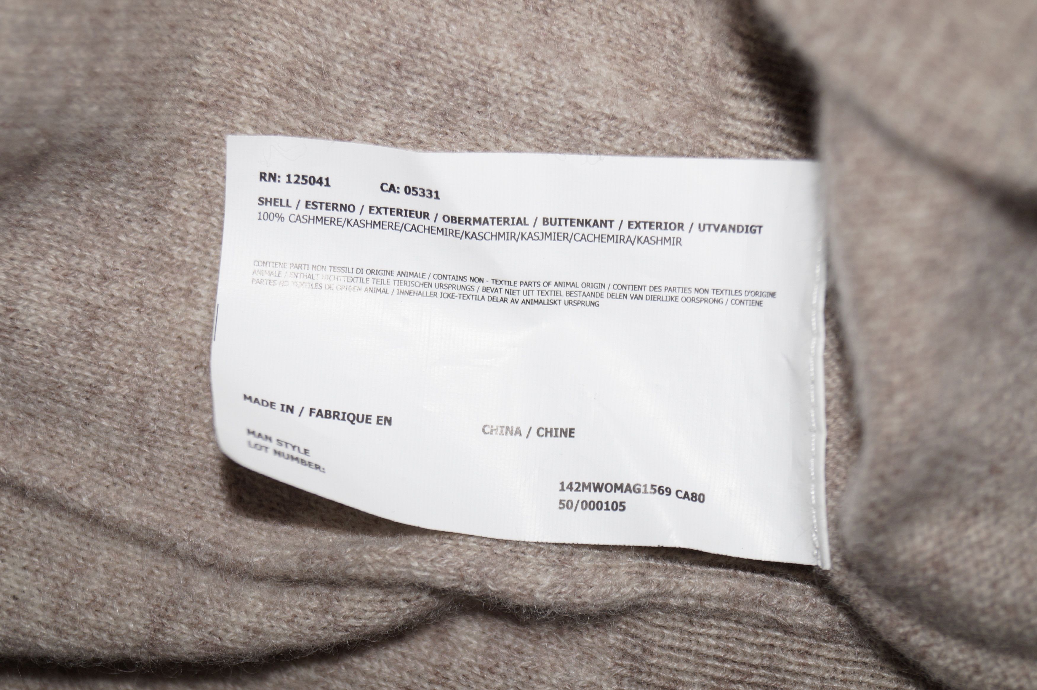 Woolrich Woolen Mills Superb luxury Woolrich cashmere Vneck sweater XL size Size US XL / EU 56 / 4 - 7 Thumbnail