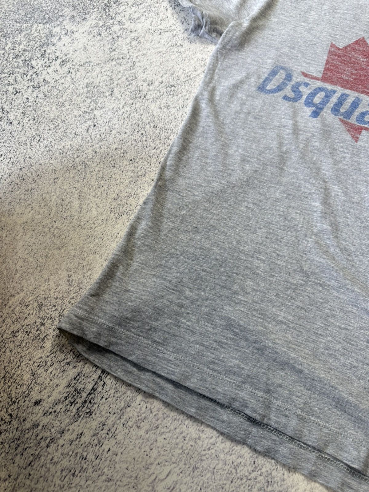 Dsquared2 Vintage Dsquared2 T Shirt Y2K Style Rare Japanese Luxury Size US M / EU 48-50 / 2 - 19 Thumbnail