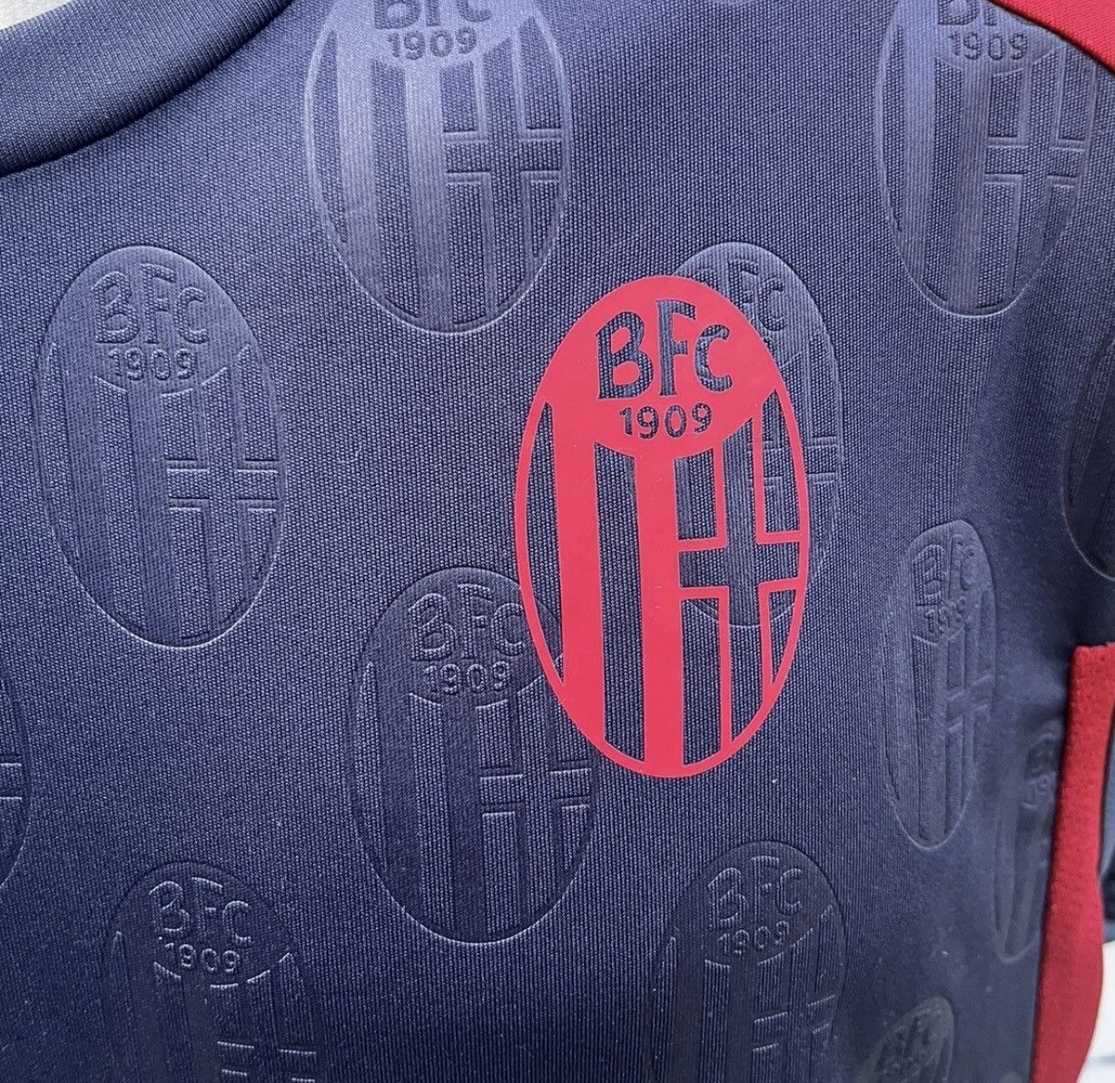 Macron Training jersey bologna Size US XL / EU 56 / 4 - 3 Thumbnail