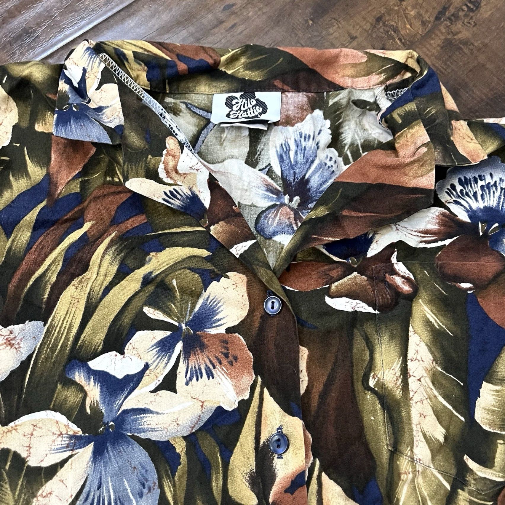 Hilo Hattie VINTAGE Hilo Hattie Hawaiian Shirt L Brown Floral Short Sleeve Camp Collar 80s Mens Size US L / EU 52-54 / 3 - 4 Thumbnail