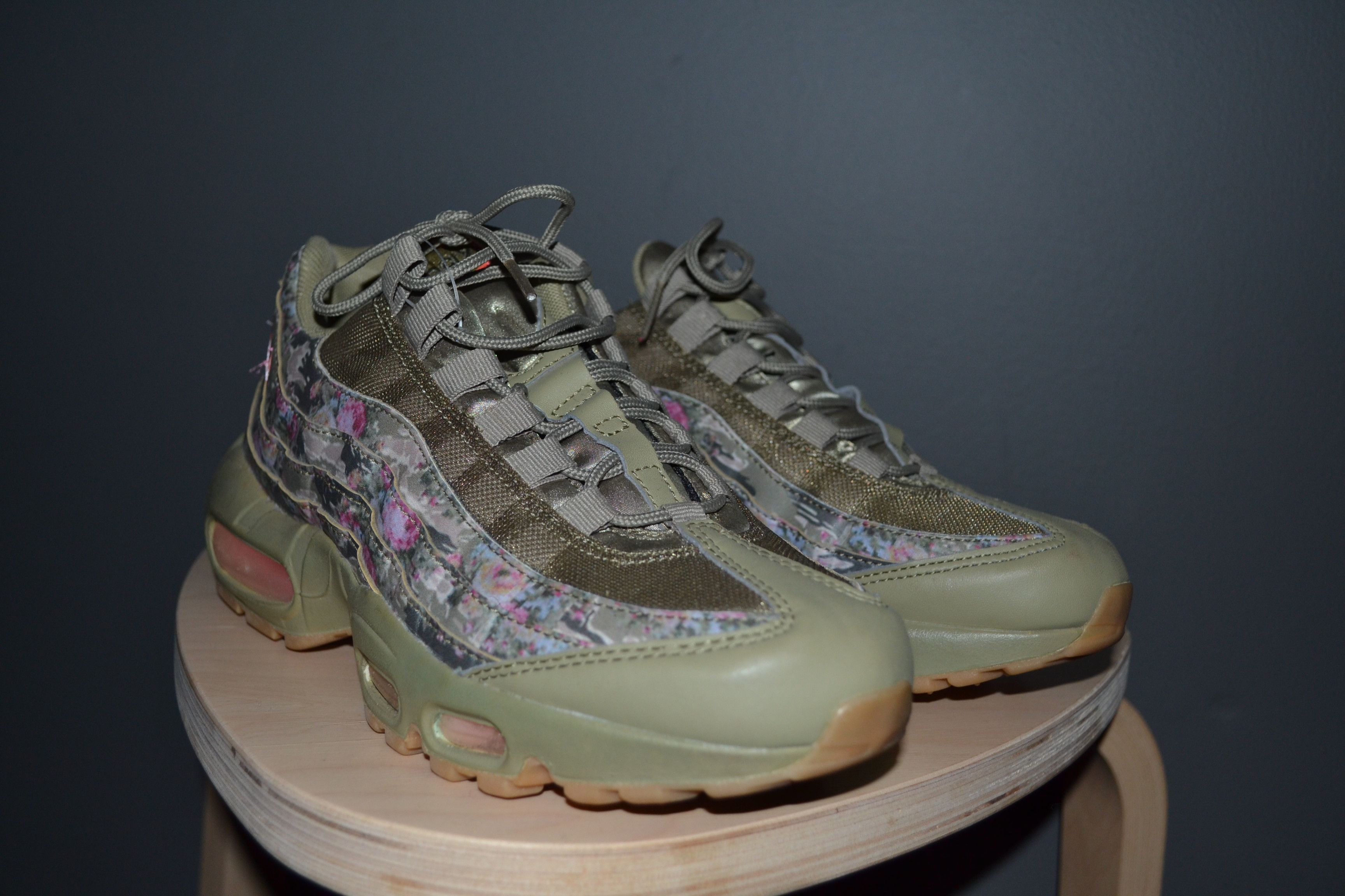 Nike Nike Air Max 95 Floral Camo Olive Womens Size 7 AQ6385-200 Size US 7 / IT 37 - 3 Thumbnail