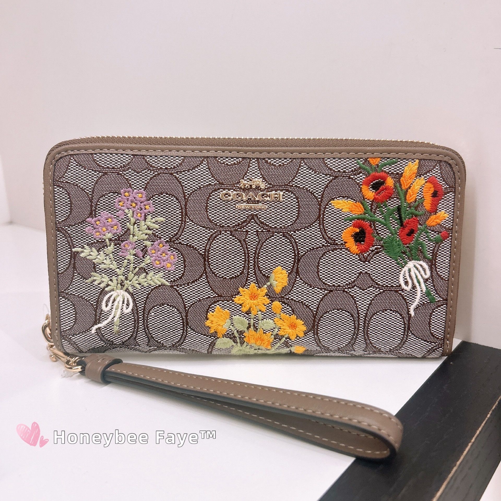 Coach Long Zip Around Wallet With Floral Embroidery CEC23 Size ONE SIZE - 1 Thumbnail