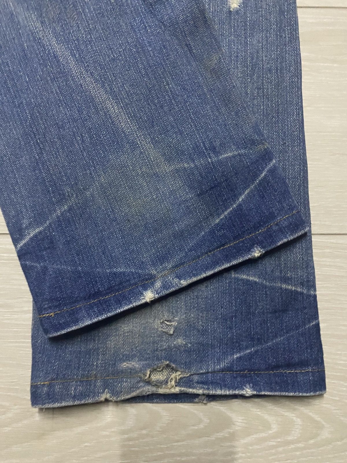 Vintage Vintage Japanese Brand Mud Wash Distressed Loose Jeans Size US 33 - 16 Thumbnail