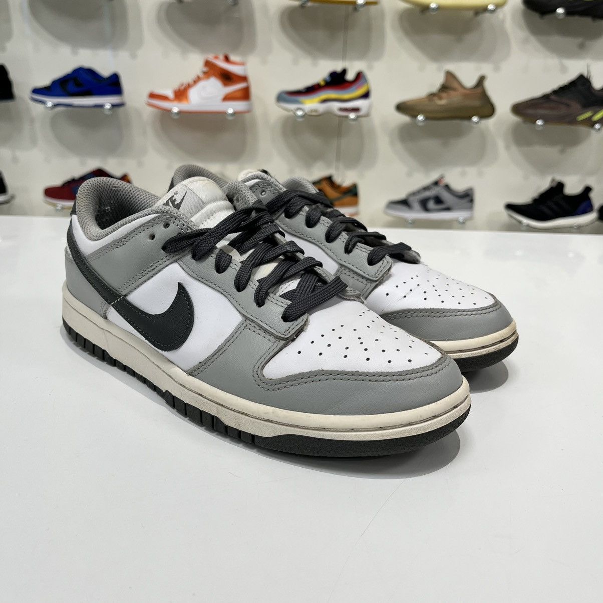 Nike Nike Dunk Low Light Smoke Grey (W) Size US 8 / IT 38 - 8 Thumbnail