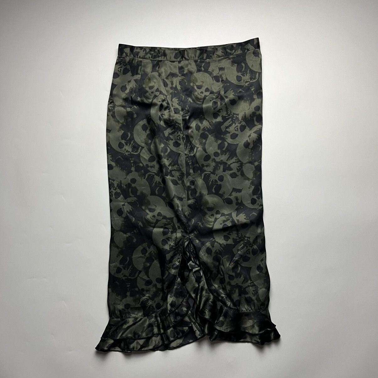 Hysteric Glamour Archive Hysteric Glamour Skull AOP Ruffle Hem Maxi Skirt Size 26" / US 2 / IT 38 - 1 Thumbnail