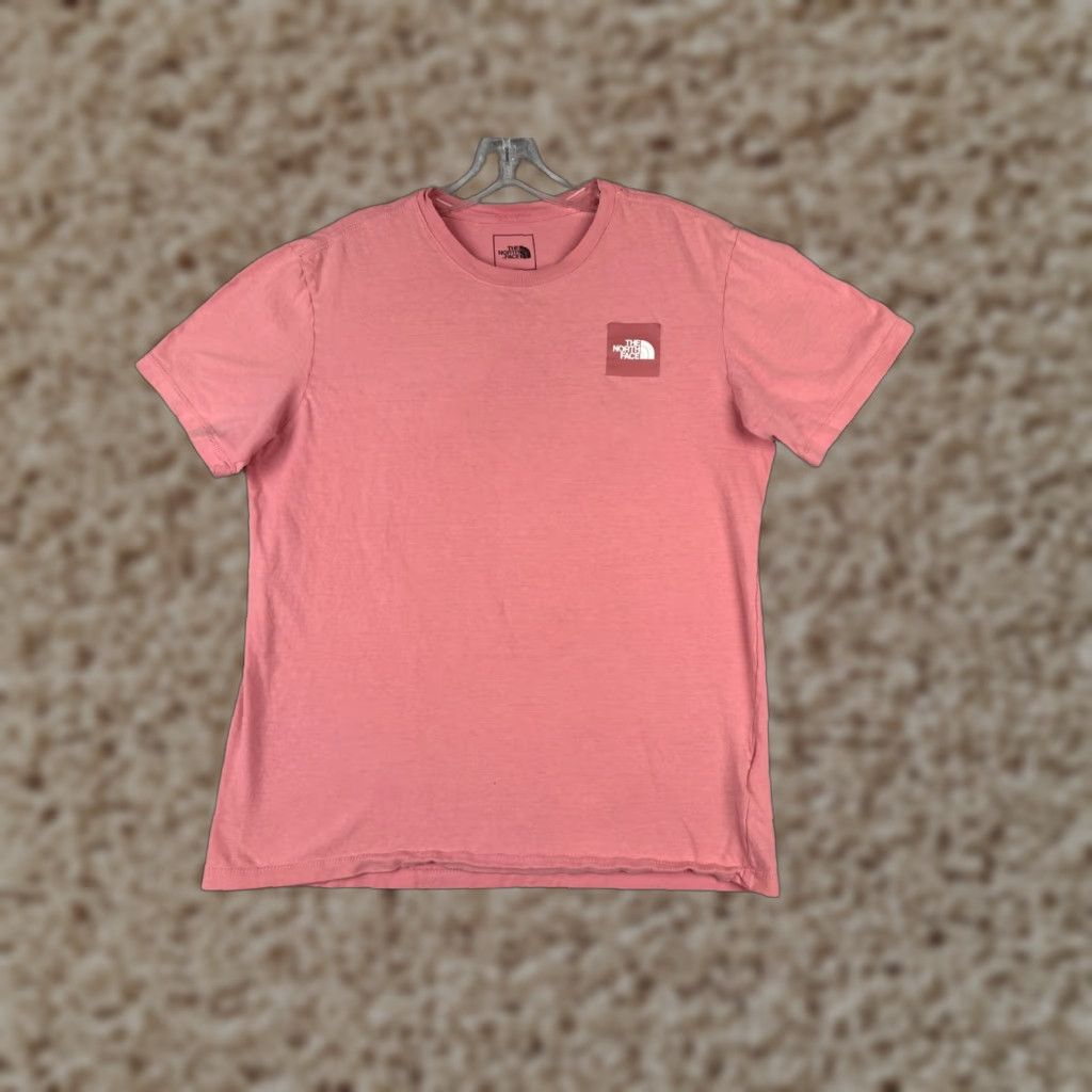 The North Face The North Face Shirt Men Small Petite Pink Short Sleeve Crew Neck Cotton Jersey Logo T-Shirt Mens 90s Outdoor Featured Size US S / EU 44-46 / 1 - 1 Thumbnail
