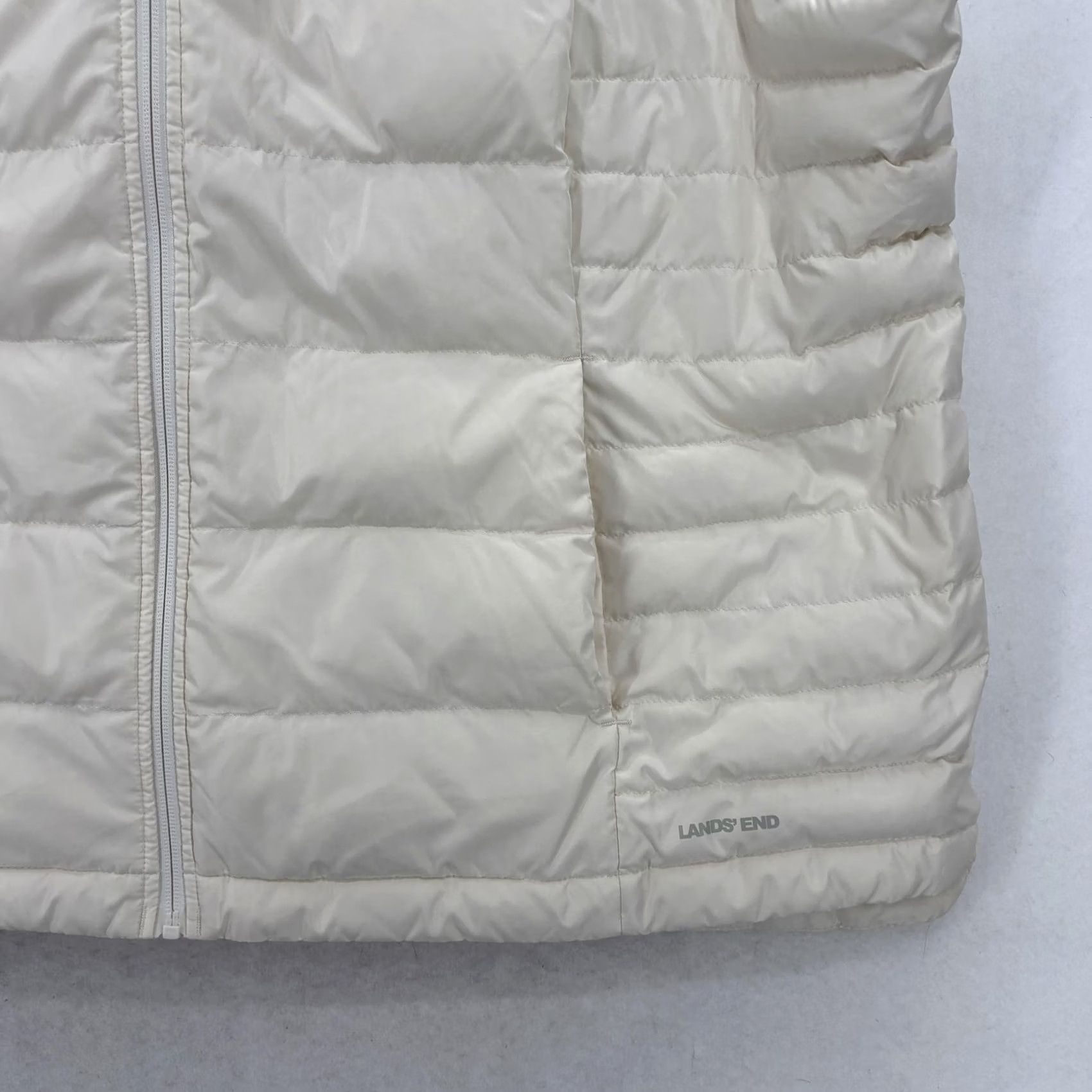 Lands' End Lands' End Vest Womens Plus 2X White Down Puffer Quilted Full Zip Lightweight Vest Womens Plus 2X White Down Puffer Quilted Full Zip Lightweight Size XXL / US 16-18 / IT 52-54 - 3 Thumbnail