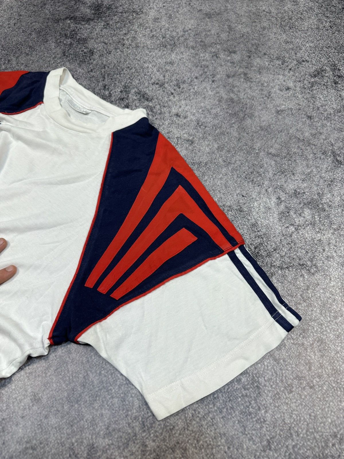 Vintage Y2K Vintage Adidas T-shirt Streetwear Rare Casual Logo VTg Size US L / EU 52-54 / 3 - 3 Thumbnail