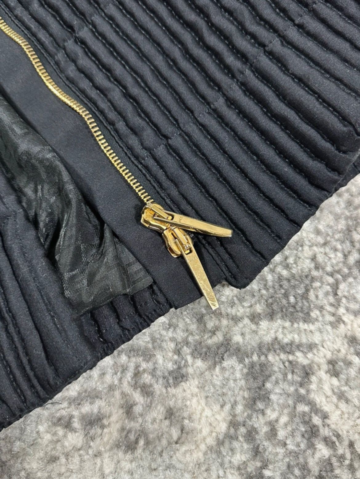 Gucci 2000 Black Quilted Pleated Jacket by Gucci Size S / US 4 / IT 40 - 6 Thumbnail