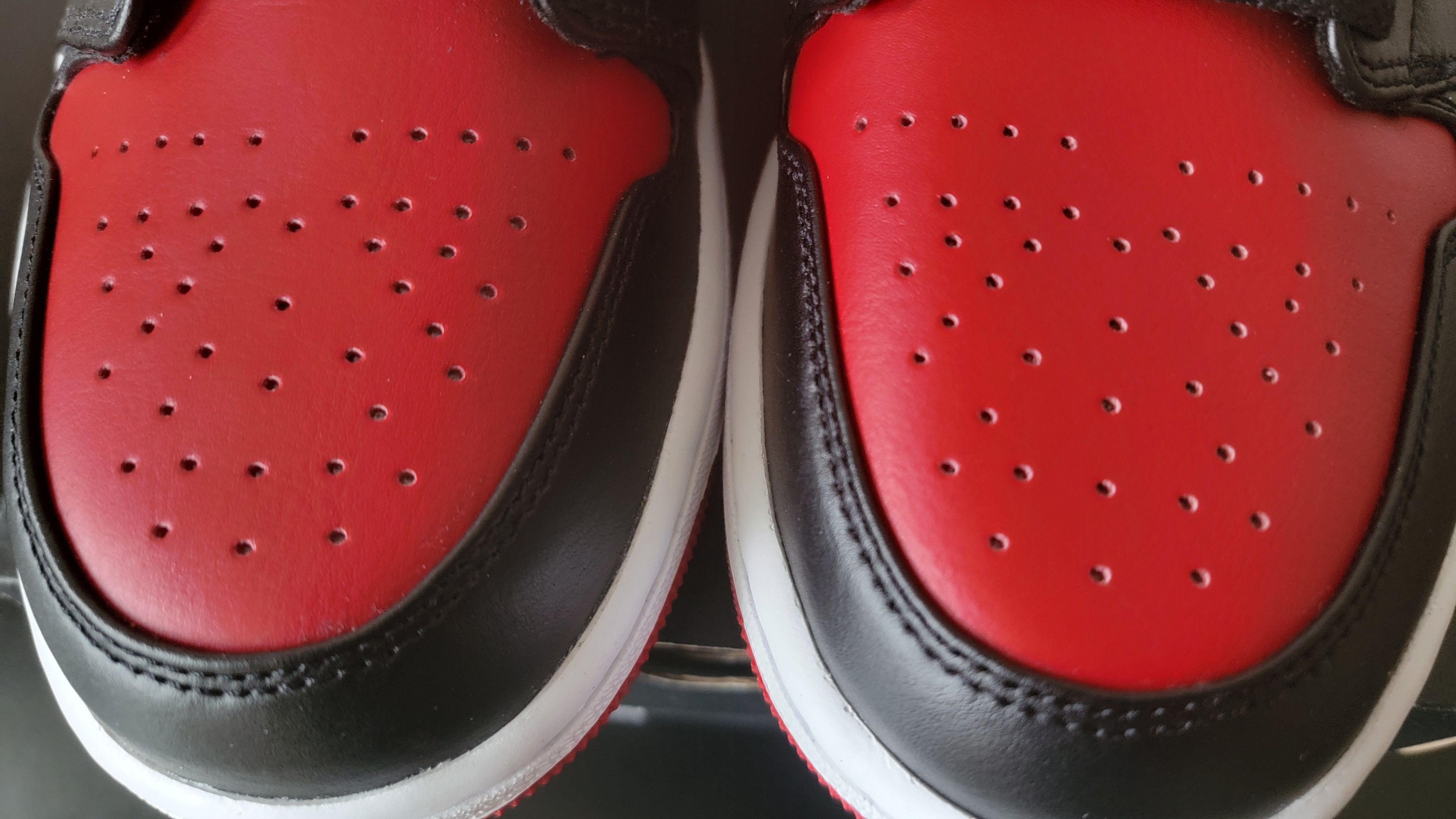 Jordan Brand Air Jordan 1 Low Bred Toe Size US 9.5 / EU 42-43 - 8 Thumbnail