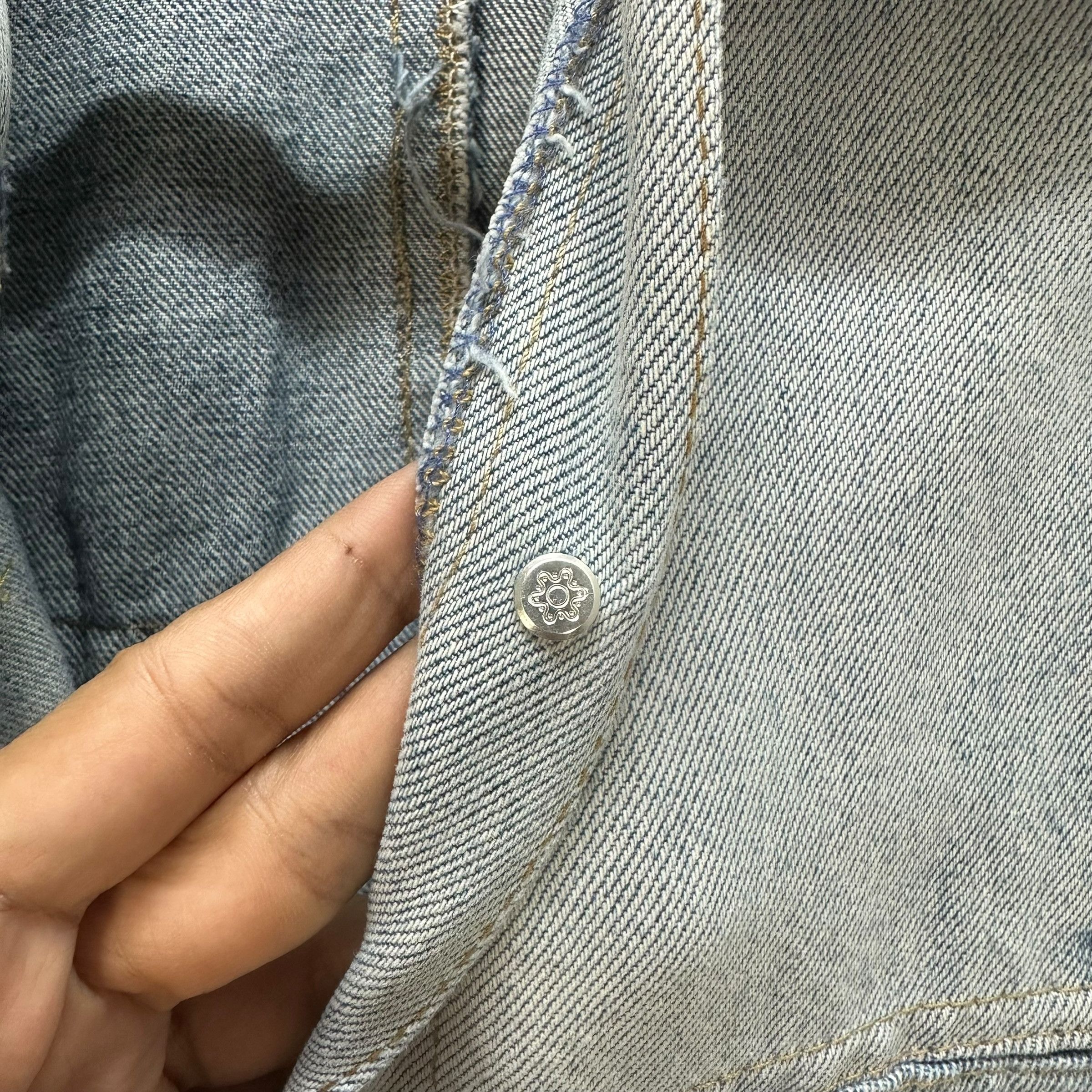 Other CUSTOM PATCH WORK ALL LEVIS DENIM JACKET #8670-019 Size US L / EU 52-54 / 3 - 9 Thumbnail