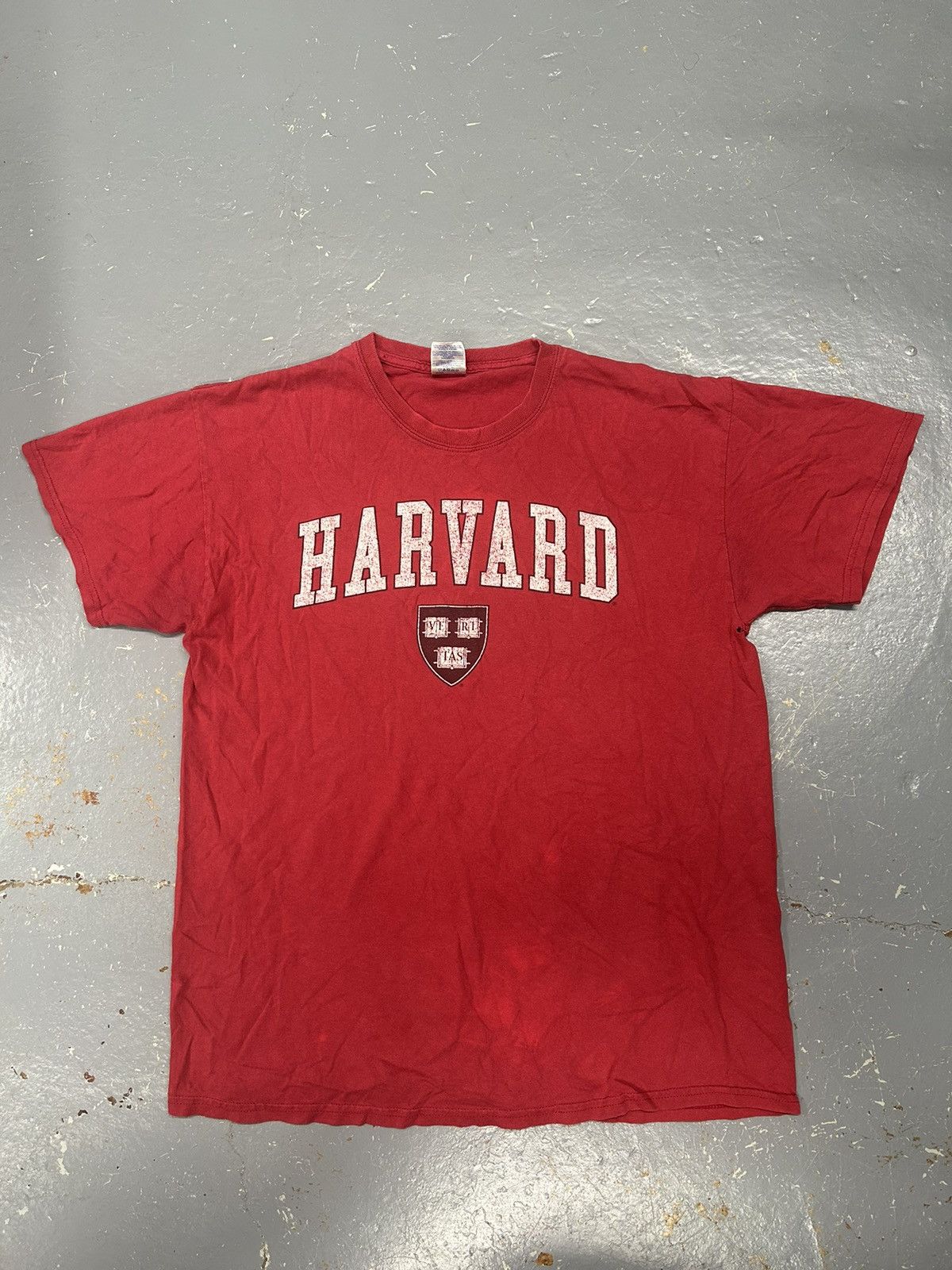 Vintage Crazy Vintage Y2K Essential Red Harvard Script Tee Shirt Size US L / EU 52-54 / 3 - 1 Thumbnail