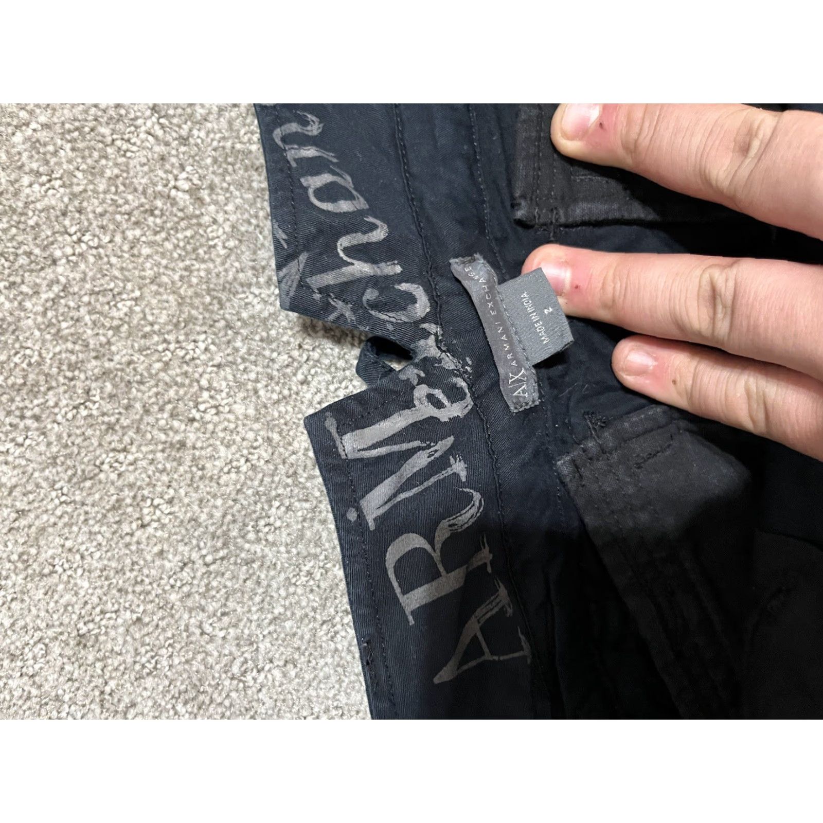 Armani Exchange ARMANI EXCHANGE WOMEN SHORTS Cuffed Short Black 2 PRE-OWNED Size 26" / US 2 / IT 38 - 3 Thumbnail