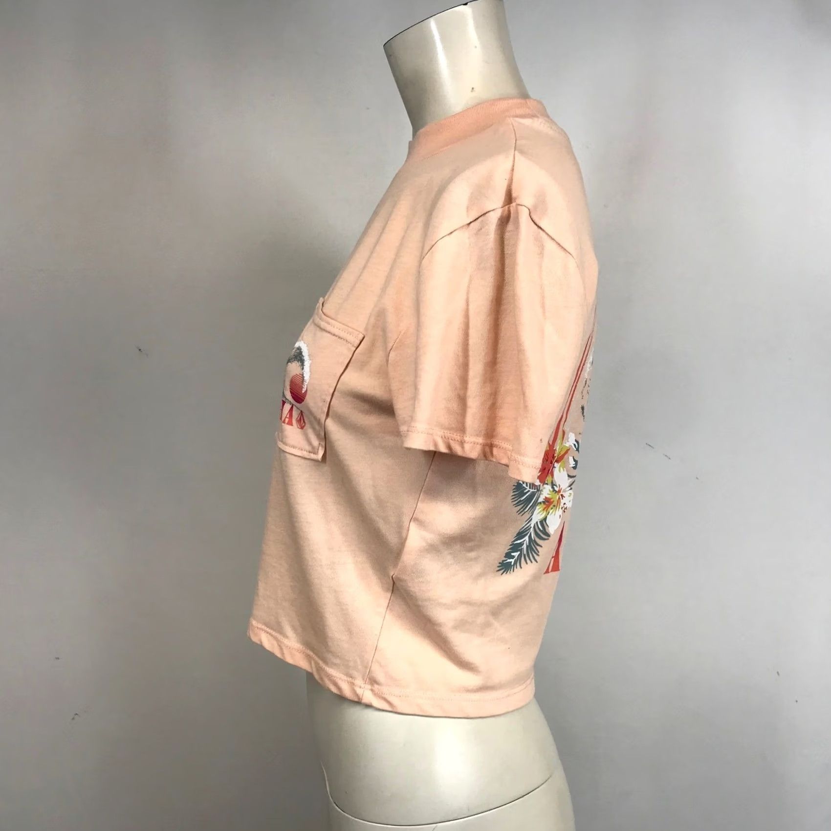 Volcom VINTAGE Volcom Peach Cropped Aloha Wave Graphic Pocket T Shirt Women's XS Size XS / US 0-2 / IT 36-38 - 6 Thumbnail